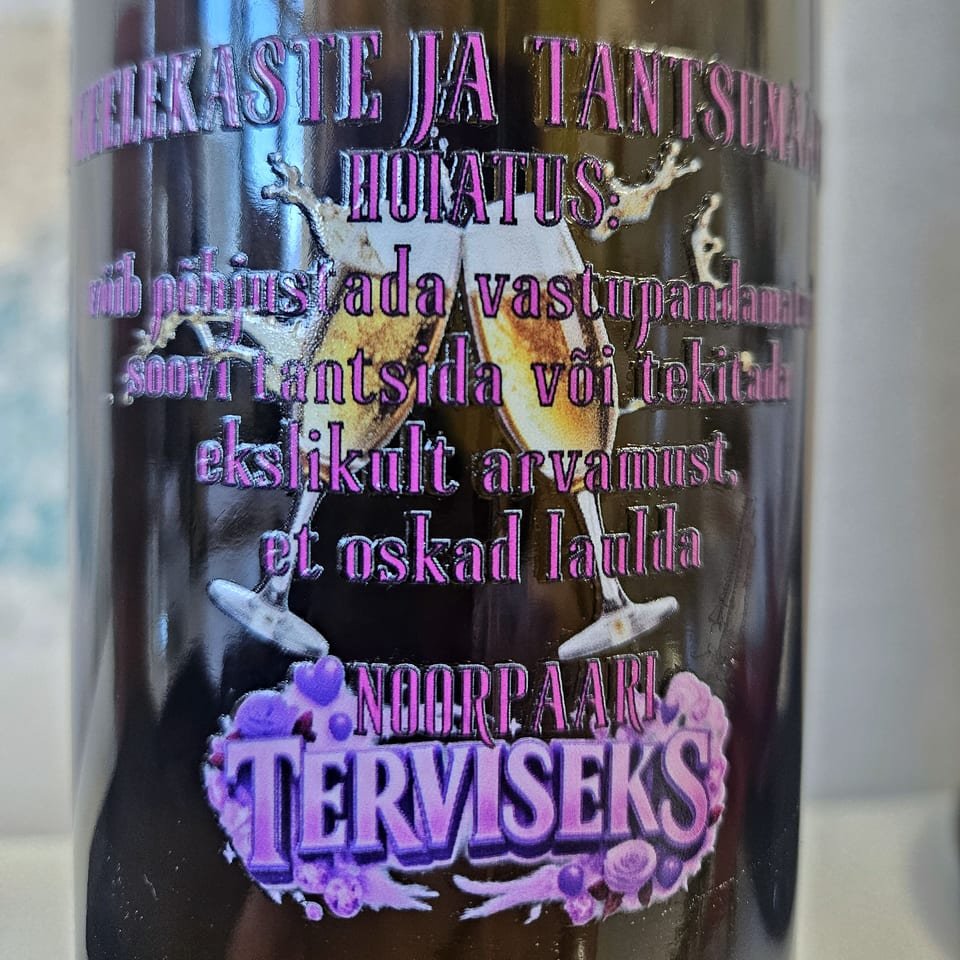 Humoristinen hääpullo