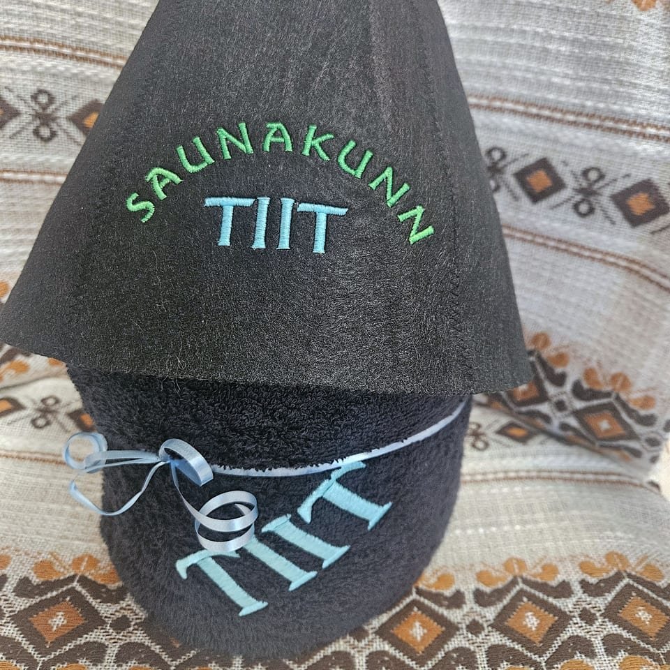 Saunasetti: hattu ja pyyhe nimellä