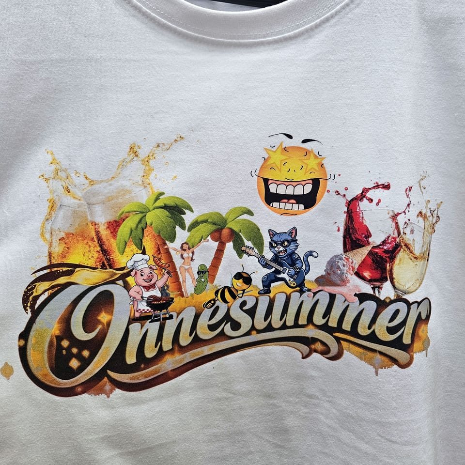 Täysvärinen juhlapaita